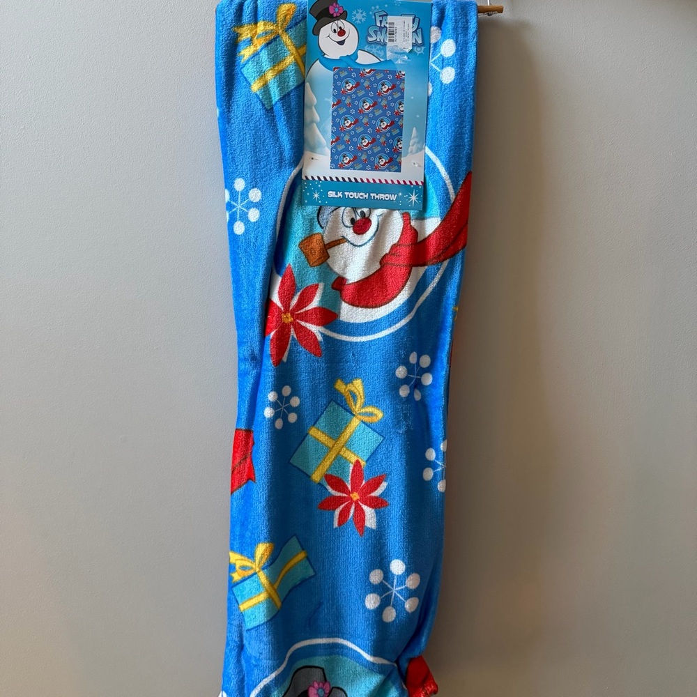Frosty the Snowman Blanket NEW Holiday Christmas Silk Plush Throw Gift Icon
